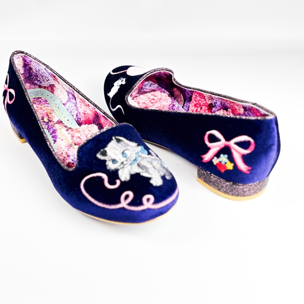 Irregular Choice “The Cat’s Miaow” Embroidered Navy Velvet Flats – Rare Collecto